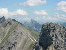 Le Vanil Carr&eacute; en premier plan et la suite des Vanils au-dessus de Ch&acirc;teau-d-Oex