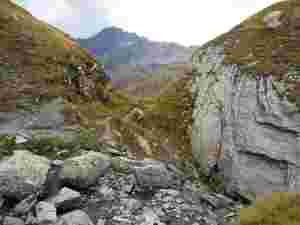 En aval du Lac de Fenêtre inférieur, prendre à droite